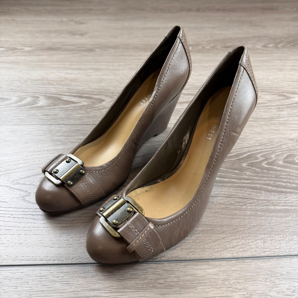 Nine West Womens Wedge Heels Buckle Detail Taupe Brown 9M